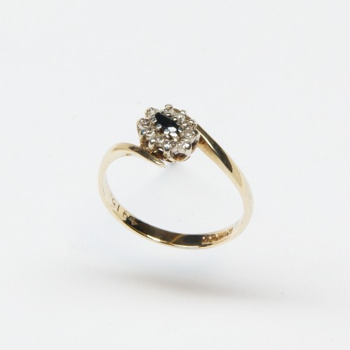 9ct Gold Sapphire/Diamond Ring